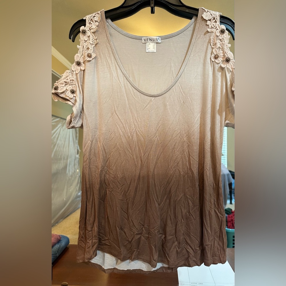 Venus Cold Shoulder Tank
